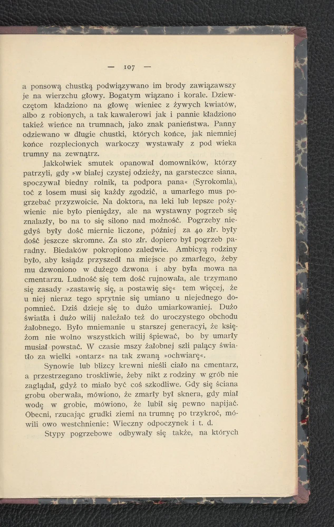 Pogrzeby — wieńce na trumnach, koszty i zwyczaje (s. 107)
