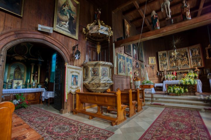 Ambona z XVIII wieku w kościele drewnianym w Żelichowie