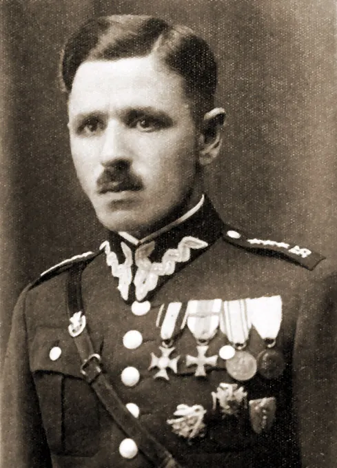 Mjr Henryk Sucharski w mundurze — fotografia przed 1938 r., Centralne Archiwum Wojskowe (domena publiczna)